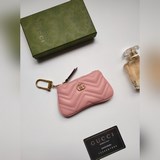 Новый маленький кошелек GUCCI — красный клапан украшен вышитым волнистым узором 