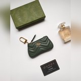 Новый маленький кошелек GUCCI — красный клапан украшен вышитым волнистым узором 