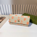 Бренд： Gucci 9662 Цвет： черный, бежевый Размер： 19*10*2,5 Описание.