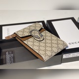 Бренд： Gucci 9989 Цвет： коричневый Размер： 18*11,5*3 Описание：