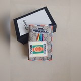Новейший модный чехол для паспортов — еще одно инновационное творение Алессандро