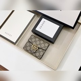 Бренд： Gucci 8012 Цвет： черный Размер： 10*8,5*2,5 Описание：