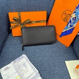 Оригинальный кожаный кошелек Hermès с оттиском ладони, произведенный во Франции.