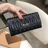 Бренд： miumiu 5450 Цвет： черный, розовый Размер： 19*10,5*3.
