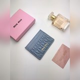 [Празднование] Классическая сумка Miu Miu из овечьей кожи [Роза] Фирменный узор 