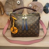 [Эксклюзивные фотографии] Мини-сумка m55090 Beaubourg Hobo с монограммой.