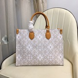 m59614, эта сумка среднего размера из коллекции onthego изготовлена из ткани с у