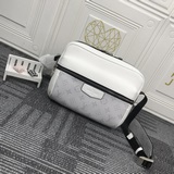 m30233 m30241 m30243 Louis Vuitton представляет кожаную сумку Taga с монограммой