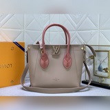 (m54843 черный, синий, ярко-красный, персиковый) Louis Vuitton представляет экск