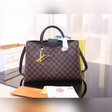 n40135 /40050 Эта модная и элегантная сумка Riverside выполнена из ткани Damier.
