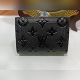 M80152/M80151  Кошелек Cléa украшен монограммой Monogram Empre.