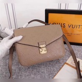 40780 Шестицветная партия. Улучшенное качество. Эта модель pochette métis отлича