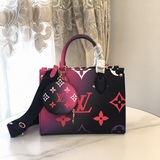 m59856, эта сумка-клатч onthego выполнена из монограммного полотна с новым гради