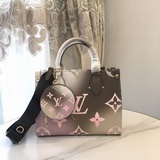 m59856, эта сумка-клатч onthego выполнена из монограммного полотна с новым гради