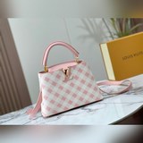 m20716 Розовый клетчатый с золотой застежкой, маленький. Эта модель сумки Capuci