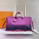 Louis Vuitton представил серию мягких дорожных сумок Keepall в 1930-х годах, и т
