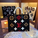 onthego Сумка из бархата серии teddy m55420 белого цвета. Пушистая зима.