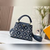 m57357 Nicolas Ghesquière создал эту модель Capucines.