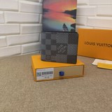 m60433 Этот кошелек имеет интересный дизайн： классический логотип Louis Vuitton 