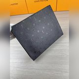 m47542 Черная сумка для туалетных принадлежностей с тиснением в виде личи, № 26.