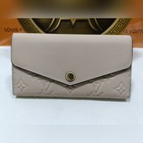 m61182 / m62125 [Кошелек Sarah] Данная модель кошелька sarah.