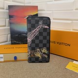 N64606 Black Silk Screen Mens New Zippy Wallet. Этот вертикальный кошелек Louis 