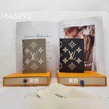M46290 Чехол для паспорта Этот чехол для паспорта из коллекции Vivienne Holidays