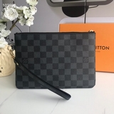 m63447 Эта сумка City, вдохновленная классическими чемоданами Louis Vuitton, вып