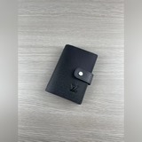 Модель M2005 Этот небольшой чехол для блокнота изготовлен из ткани Monogram и вм