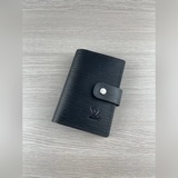 Модель M2005 Этот небольшой чехол для блокнота изготовлен из ткани Monogram и мо