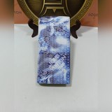 Кошелек Brazza m81405 изготовлен из коровьей кожи и украшен ярким узором из длин