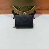 m80629/m80817  Эта кошелька cléa имеет изящный и утонченный дизайн и изготовлена