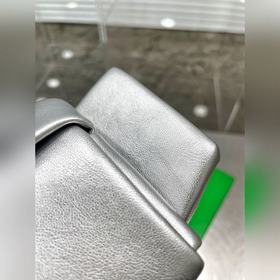 23ss Большой ветер квадратный тапочки Новая популярная модель BV,