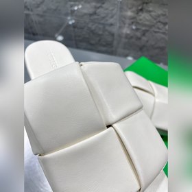 23ss Большой ветер квадратный тапочки Новая популярная модель BV,