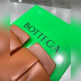 23ss Большой ветер квадратный тапочки Новая популярная модель BV,