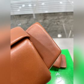 23ss Большой ветер квадратный тапочки Новая популярная модель BV,