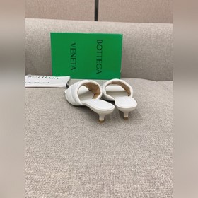 Botteg* Venet* Новые тапочки с квадратным каблуком в классическом