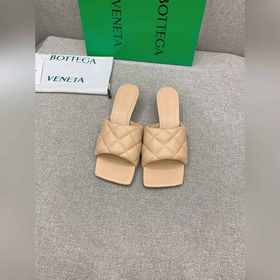 Botteg* Venet* Новые тапочки с квадратным каблуком в клетку. Прод