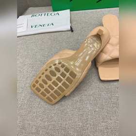 Botteg* Venet* Новые тапочки с квадратным каблуком в клетку. Прод
