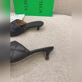 Botteg* Venet* Новые тапочки с квадратным каблуком в классическом