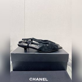 Chanel 23Ss Новая модель сандалий с острым носком и открытой пятк