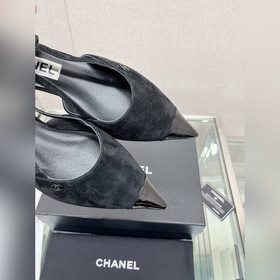 Chanel 23Ss Новая модель сандалий с острым носком и открытой пятк