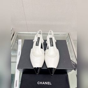 Chanel23Ss Новая модель сандалий с острым носком и открытой пятко