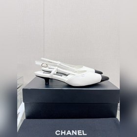 Chanel23Ss Новая модель сандалий с острым носком и открытой пятко