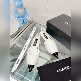 Chanel23Ss Новая модель сандалий с острым носком и открытой пятко