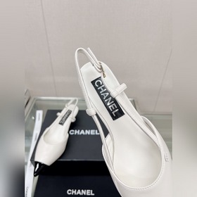 Chanel23Ss Новая модель сандалий с острым носком и открытой пятко