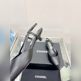 Chanel 23Ss – новые сандалии с острым носком и открытой пяткой Кл