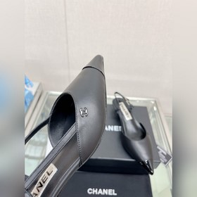 Chanel 23Ss – новые сандалии с острым носком и открытой пяткой Кл