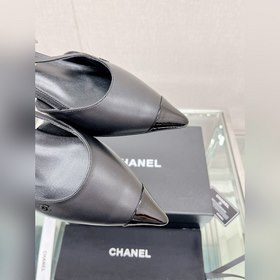 Chanel 23Ss – новые сандалии с острым носком и открытой пяткой Кл