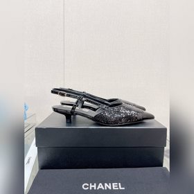Chanel23Ss Новая модель сандалий с острым носком и открытой пятко